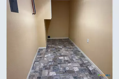 401 Shiloh Drive, Victoria, TX 77904 - Photo 14