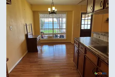 401 Shiloh Drive, Victoria, TX 77904 - Photo 10