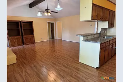401 Shiloh Drive, Victoria, TX 77904 - Photo 8