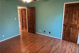 401 Shiloh Dr, Victoria, TX 77904 - Photo 18
