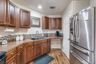 813 Pleasant Acres Dr, Seguin, TX 78155 - Photo 6