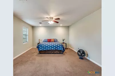 813 Pleasant Acres Drive, Seguin, TX 78155 - Photo 8