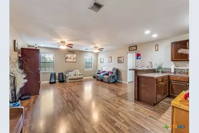 813 Pleasant Acres Drive, Seguin, TX 78155 - Photo 8