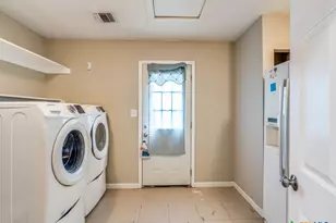 813 Pleasant Acres Dr, Seguin, TX 78155 - Photo 18