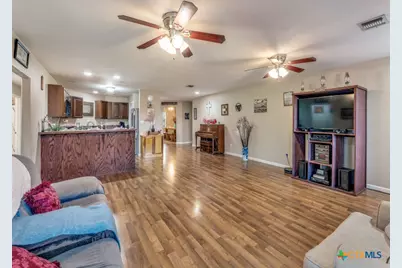 813 Pleasant Acres Drive, Seguin, TX 78155 - Photo 6