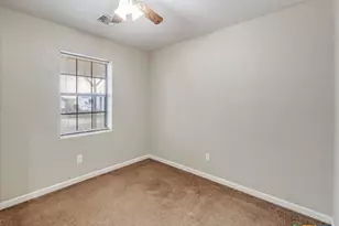 813 Pleasant Acres Dr, Seguin, TX 78155 - Photo 16