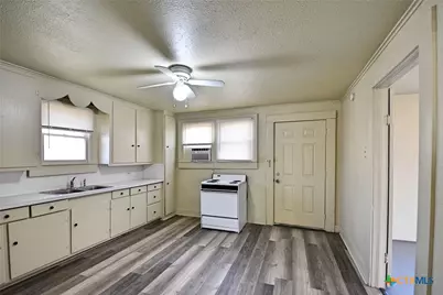 875 Porter Street, New Braunfels, TX 78130 - Photo 16