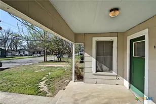 875 Porter St, New Braunfels, TX 78130 - Photo 6