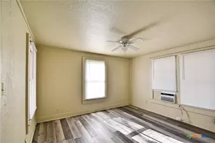 875 Porter St, New Braunfels, TX 78130 - Photo 12