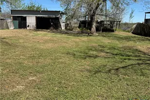 4904 Lone Tree Rd, Victoria, TX 77901 - Photo 12