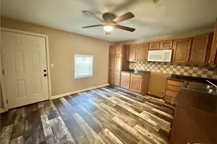 4904 Lone Tree Rd, Victoria, TX 77901 - Photo 4