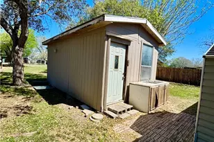 4904 Lone Tree Rd, Victoria, TX 77901 - Photo 10