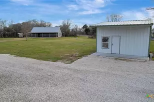 52 N Old Bloomington Rd, Victoria, TX 77905 - Photo 20