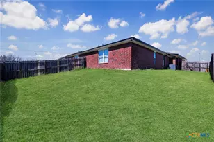 906 Yi Dr, Killeen, TX 76549 - Photo 12