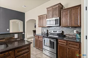 1905 Broken Shoe Trl, Temple, TX 76502 - Photo 10