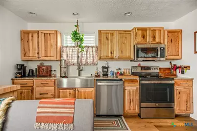 305 W Dallas Avenue, Seadrift, TX 77983 - Photo 20