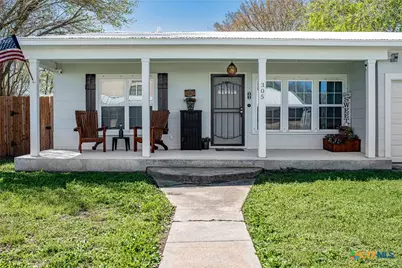 305 W Dallas Avenue, Seadrift, TX 77983 - Photo 2