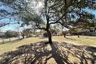 1501 Earle St, San Marcos, TX 78666 - Photo 4