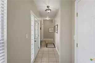 956 Lakebreeze Dr, Canyon Lake, TX 78133 - Photo 2