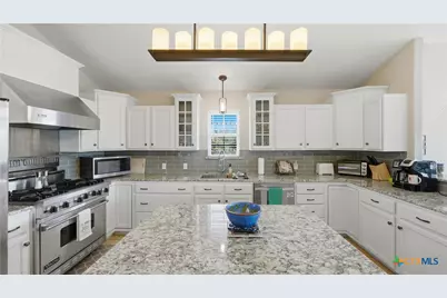 956 Lakebreeze Drive, Canyon Lake, TX 78133 - Photo 20