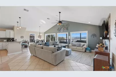 956 Lakebreeze Drive, Canyon Lake, TX 78133 - Photo 16