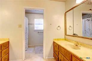 1135 N Penelope St, Belton, TX 76513 - Photo 14