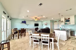 403 W Maple St, Port O'Connor, TX 77982 - Photo 8
