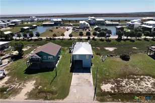 403 W Maple St, Port O'Connor, TX 77982 - Photo 32