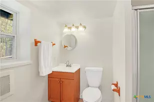 1300 Keller Ln, Seguin, TX 78155 - Photo 34