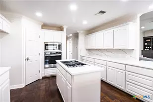 202 Ridge View, Victoria, TX 77904 - Photo 24