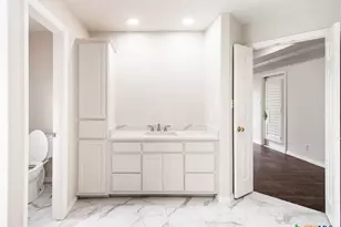 202 Ridge View, Victoria, TX 77904 - Photo 6