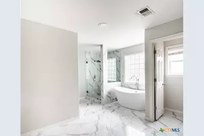 202 Ridge View, Victoria, TX 77904 - Photo 8