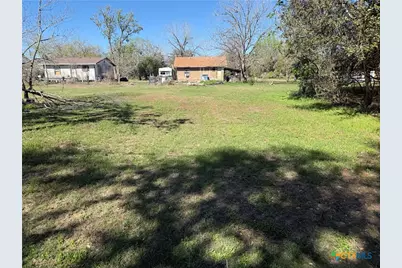 706 Grant Street, Cuero, TX 77954 - Photo 2