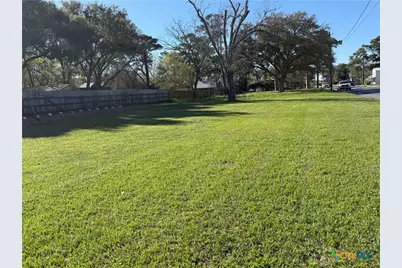 505 S Wells Street, Edna, TX 77957 - Photo 2