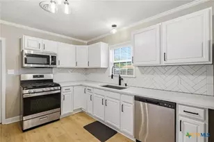 608 E Rosebud Ave, Victoria, TX 77901 - Photo 4