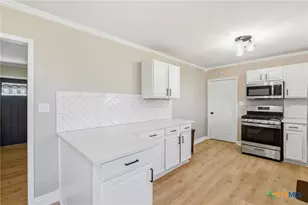 608 E Rosebud Ave, Victoria, TX 77901 - Photo 8
