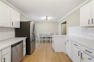 608 E Rosebud Ave, Victoria, TX 77901 - Photo 6