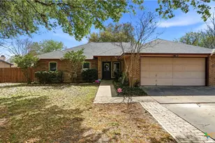 753 Belmont Dr, New Braunfels, TX 78130 - Photo 2