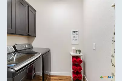 502 E Basel Street, New Braunfels, TX 78130 - Photo 34