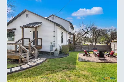 502 E Basel Street, New Braunfels, TX 78130 - Photo 4