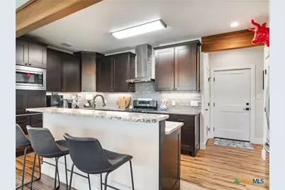 502 E Basel Street, New Braunfels, TX 78130 - Photo 14