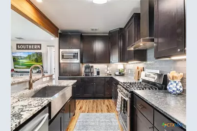 502 E Basel Street, New Braunfels, TX 78130 - Photo 20