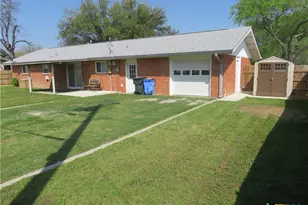 1339 Mockingbird Ln, Seguin, TX 78155 - Photo 6