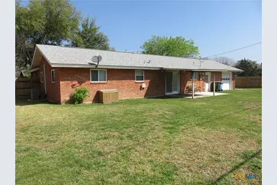 1339 Mockingbird Lane, Seguin, TX 78155 - Photo 8