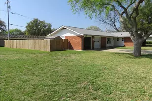 1339 Mockingbird Ln, Seguin, TX 78155 - Photo 2
