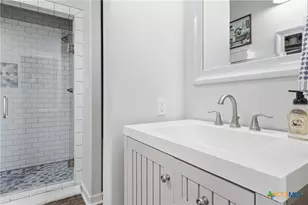 455 Buentello Rd, Victoria, TX 77905 - Photo 18