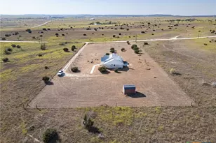 1298 County Rd 2337, Lampasas, TX 76550 - Photo 4