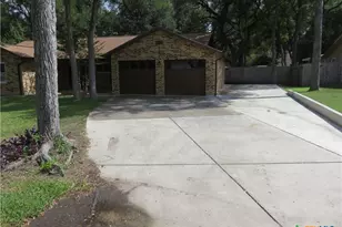 139 Lone Oak St, Seguin, TX 78155 - Photo 2