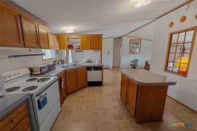 104 Longhorn Road, Stockdale, TX 78160 - Photo 6