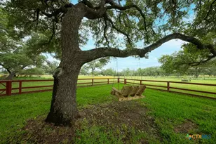 104 Longhorn Rd, Stockdale, TX 78160 - Photo 4